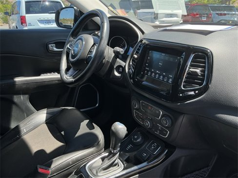Used 2021 Jeep Compass Latitude image 24