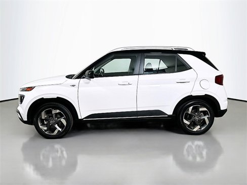 Used 2022 Hyundai Venue Limited image 4