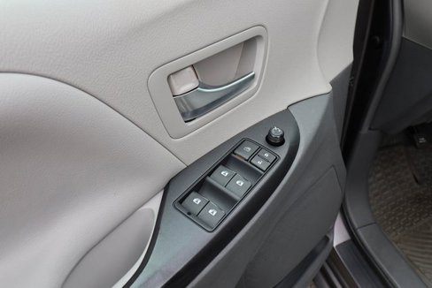 Used 2015 Toyota Sienna LE image 34