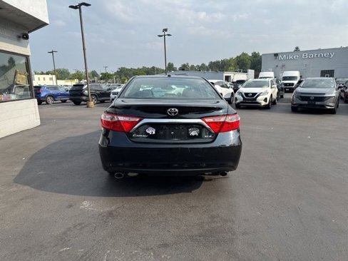 Used 2015 Toyota Camry image 3