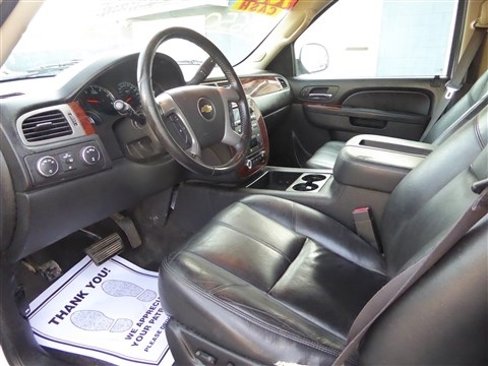Used 2014 Chevrolet Suburban LT w/ Luxury Package image 17