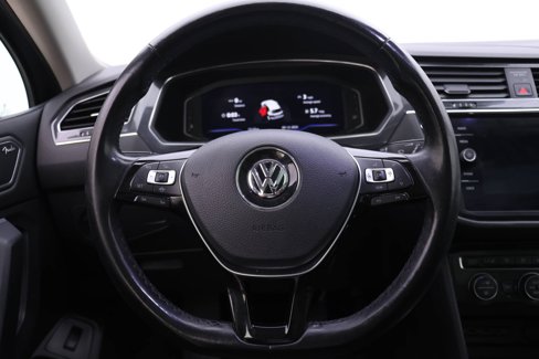 Used 2019 Volkswagen Tiguan SEL Premium image 12