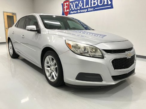Used 2015 Chevrolet Malibu LT w/ Power Convenience Package image 12