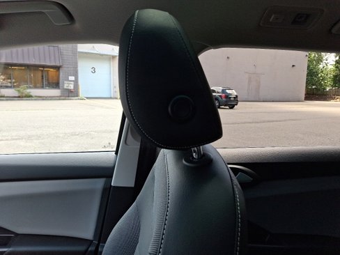 Certified 2022 Volkswagen Taos SE w/ Panoramic Sunroof Package image 17