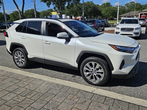 Used 2022 Toyota RAV4 XLE Premium image 17