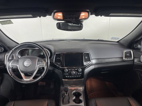 Used 2020 Jeep Grand Cherokee Limited w/ Luxury Group II image 18