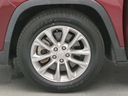 Used 2019 Jeep Cherokee Latitude w/ Popular Appearance Group image 31