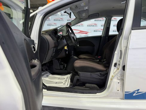 Used 2012 Mitsubishi i ES image 11