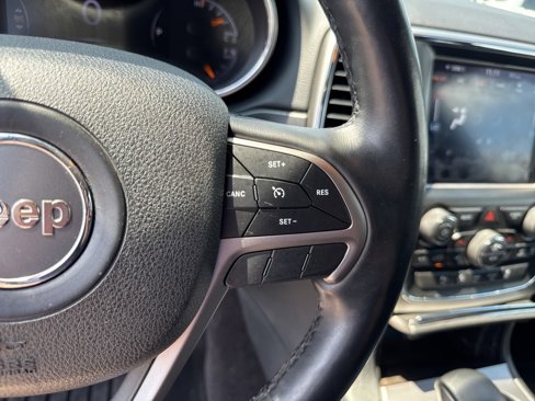 Used 2018 Jeep Grand Cherokee Limited image 49