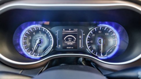 Used 2018 Chrysler Pacifica Touring-L image 24