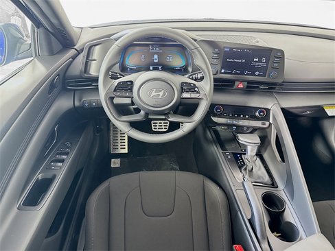 New 2025 Hyundai Elantra Sport image 12