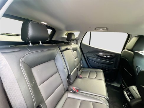 Used 2024 GMC Terrain SLT image 28