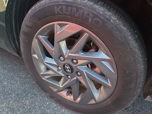 Certified 2024 Hyundai Elantra SEL image 22