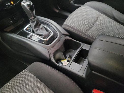Used 2018 Nissan Rogue Sport SV image 26