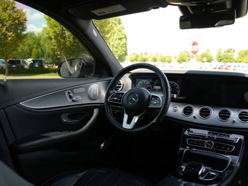 Certified 2019 Mercedes-Benz E 300 4MATIC image 25