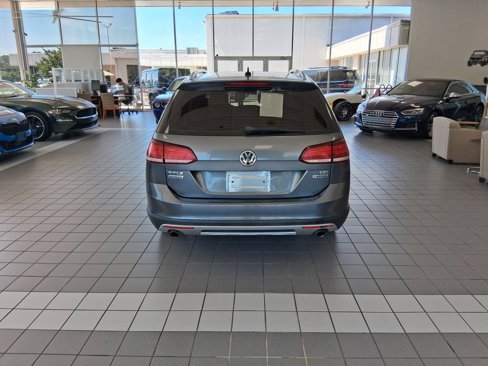Used 2018 Volkswagen Golf Alltrack S image 4