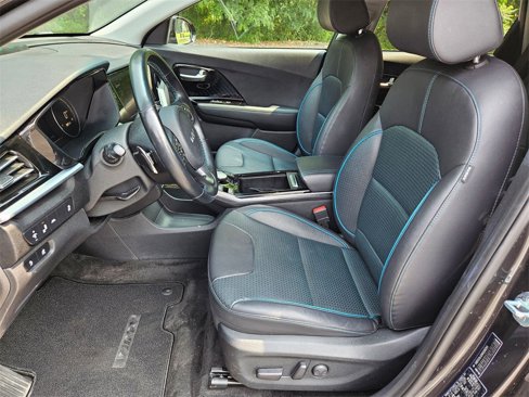 Used 2022 Kia Niro EX Premium w/ Cold Weather Package image 8