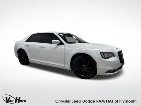 Used 2019 Chrysler 300 S image 1