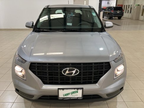 Used 2024 Hyundai Venue SE image 8