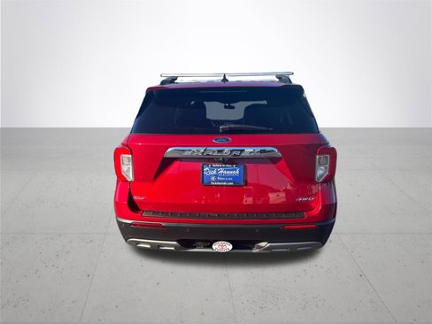 Used 2022 Ford Explorer XLT w/ Equipment Group 202A image 8