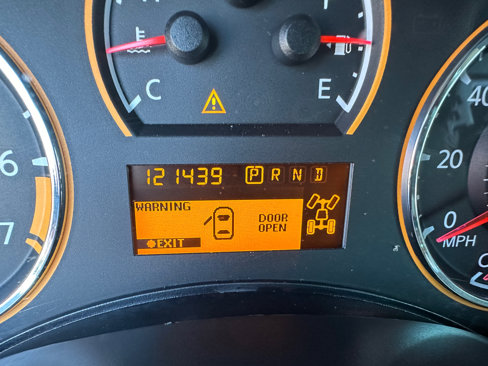Used 2010 Nissan Titan LE w/ Technology Pkg image 16