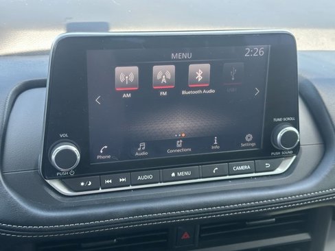 Used 2024 Nissan Rogue S image 22