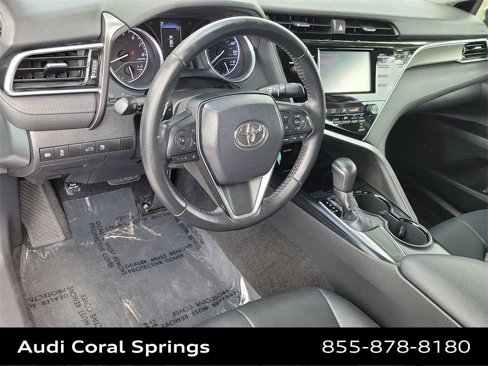 Used 2018 Toyota Camry SE image 2