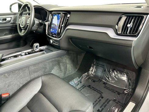 Certified 2025 Volvo S60 B5 Core image 27