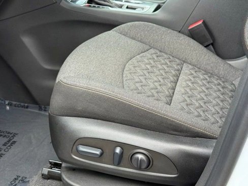 Used 2022 Chevrolet Equinox LT image 19