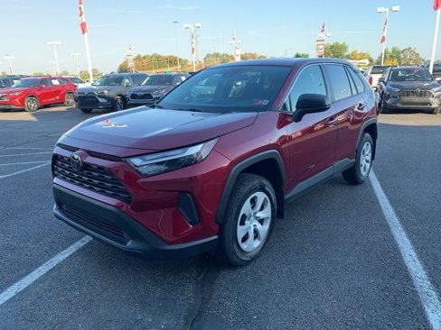 Used 2024 Toyota RAV4 LE image 7