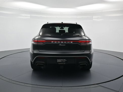Used 2025 Porsche Macan image 26