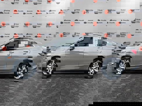 Used 2024 Chevrolet Malibu LT image 2