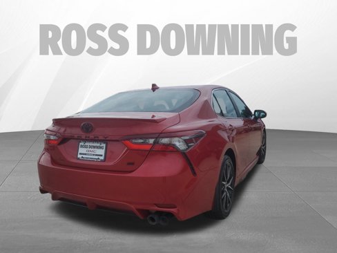 Used 2023 Toyota Camry SE image 4
