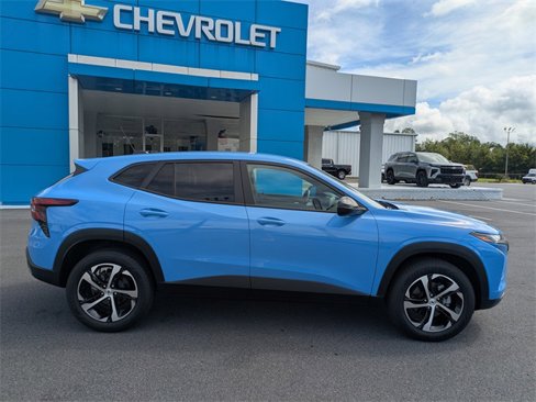 Used 2024 Chevrolet Trax RS w/ Driver Confidence Package image 3