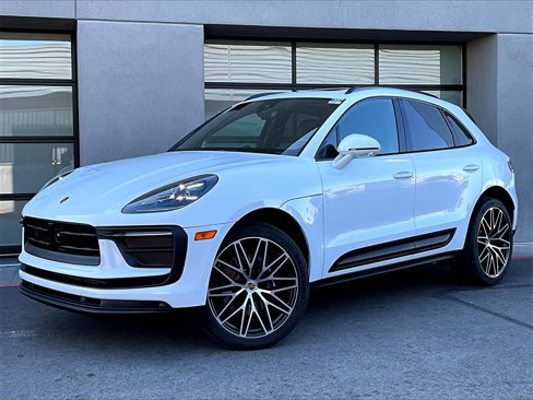 Certified 2025 Porsche Macan image 1