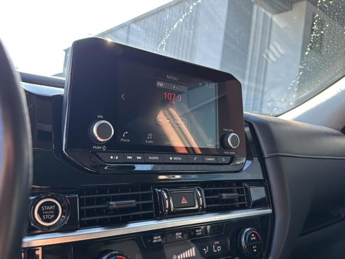 Used 2023 Nissan Pathfinder SV image 21