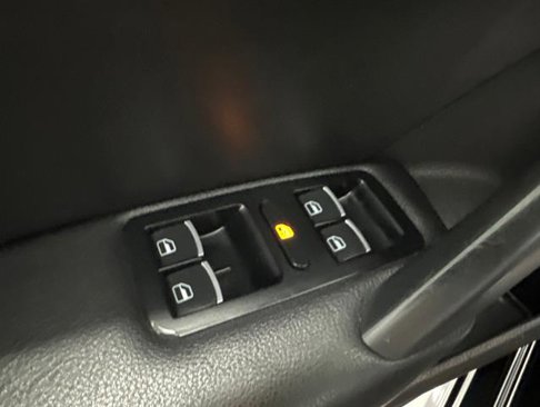 Used 2013 Volkswagen Passat 3.6 SE image 26