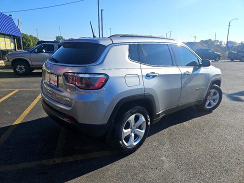 Used 2018 Jeep Compass Latitude w/ Cold Weather Group image 6