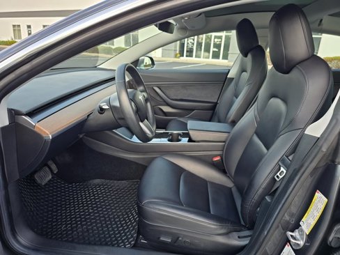 Used 2018 Tesla Model 3 Long Range image 28