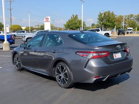 Certified 2019 Toyota Camry SE image 9