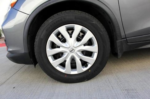 Used 2018 Nissan Rogue S image 30