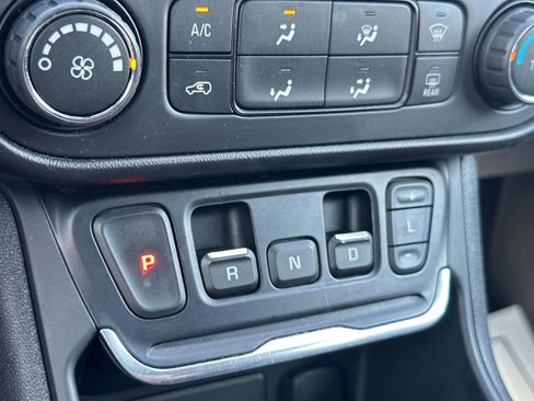 Used 2021 GMC Terrain SLE image 26