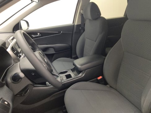 Used 2018 Kia Sorento LX image 17