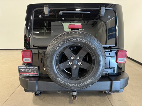 Used 2015 Jeep Wrangler Unlimited Sahara image 8