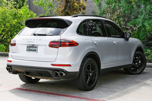 Used 2016 Porsche Cayenne S image 11
