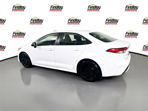 Certified 2022 Toyota Corolla LE image 5