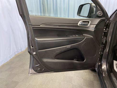 Used 2021 Jeep Grand Cherokee Limited image 11