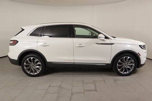 Used 2022 Lincoln Nautilus Reserve w/ Luxury Package image 4