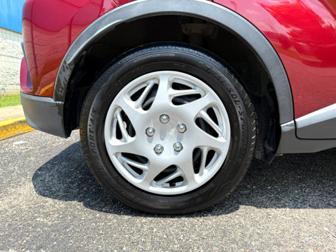 Used 2019 Toyota C-HR LE image 26