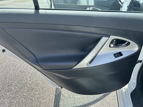Used 2011 Toyota Camry SE image 14